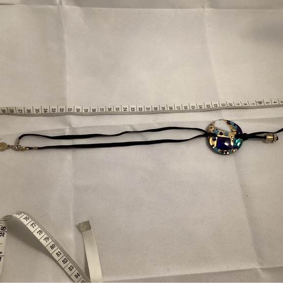 Murano Glass pendant on Suede Necklace - Picture 5 of 7